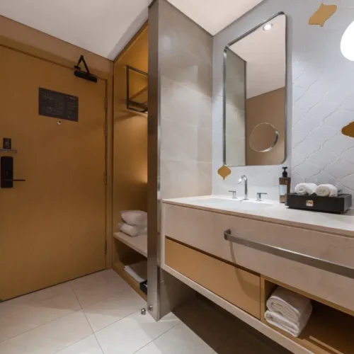 Deluxe Room (Double Bed) (Balcony)