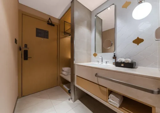 Deluxe Room (Double Bed) (Balcony)